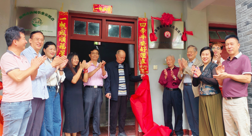 福清银龄手机摄影剪映AI公益学堂启动 助力老年人跨越数字鸿沟