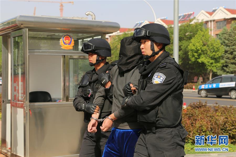 (新华全媒头条·图文互动)(2)击楫中流正当时——全国扫黑除恶专项斗争推进纪实