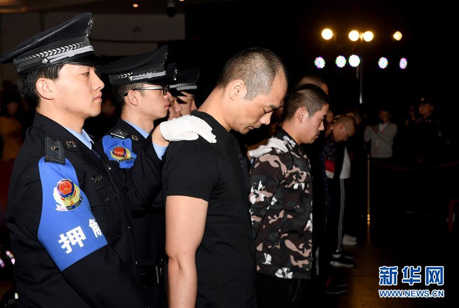 (新华全媒头条·图文互动)(3)击楫中流正当时——全国扫黑除恶专项斗争推进纪实